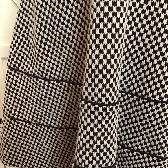 Elegant Vintage Houndstooth Black and White Patterned Midi Dress - Picture 2 of 5